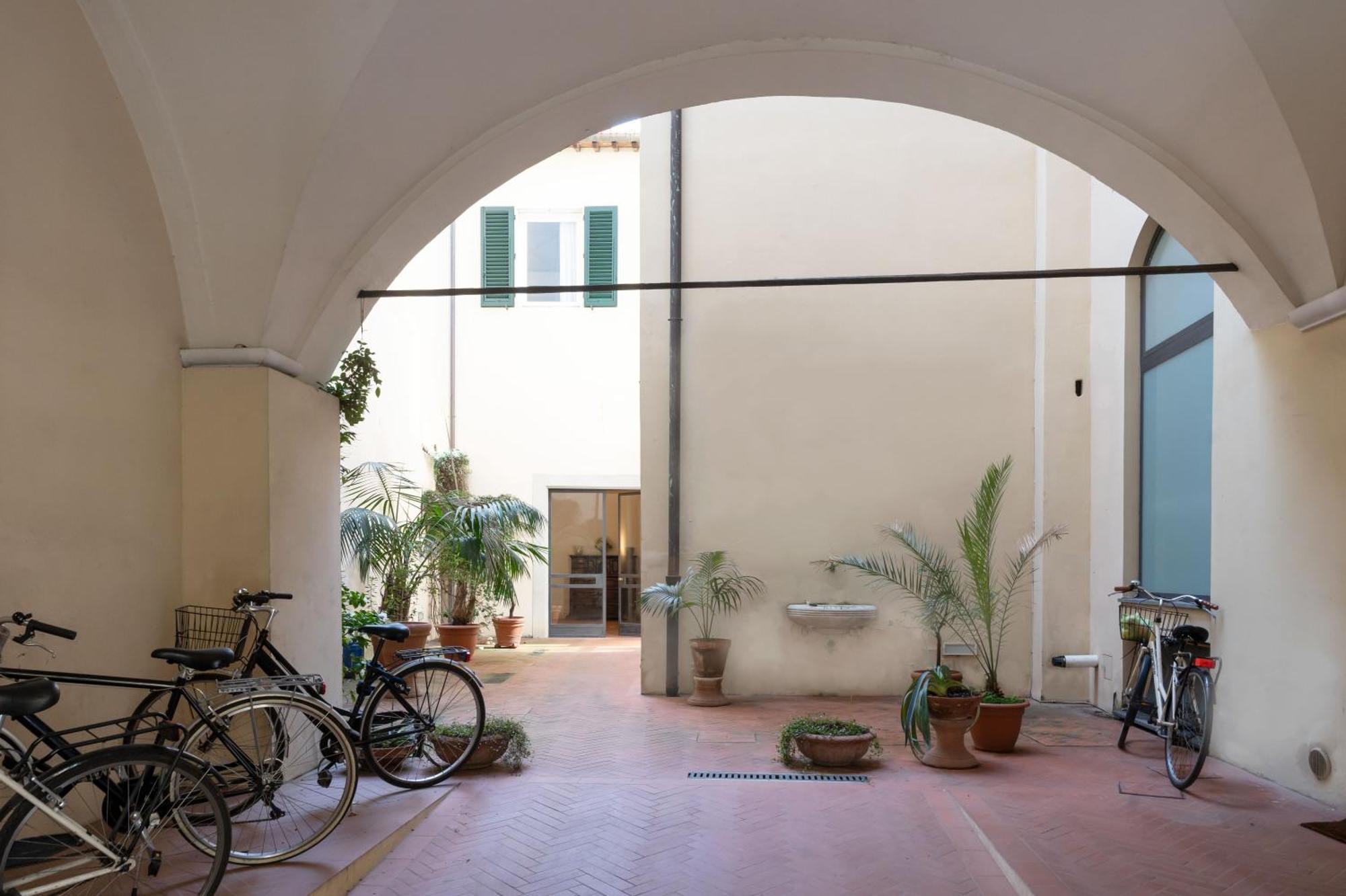 Characteristic Apartment In The Center Of Florença Exterior foto